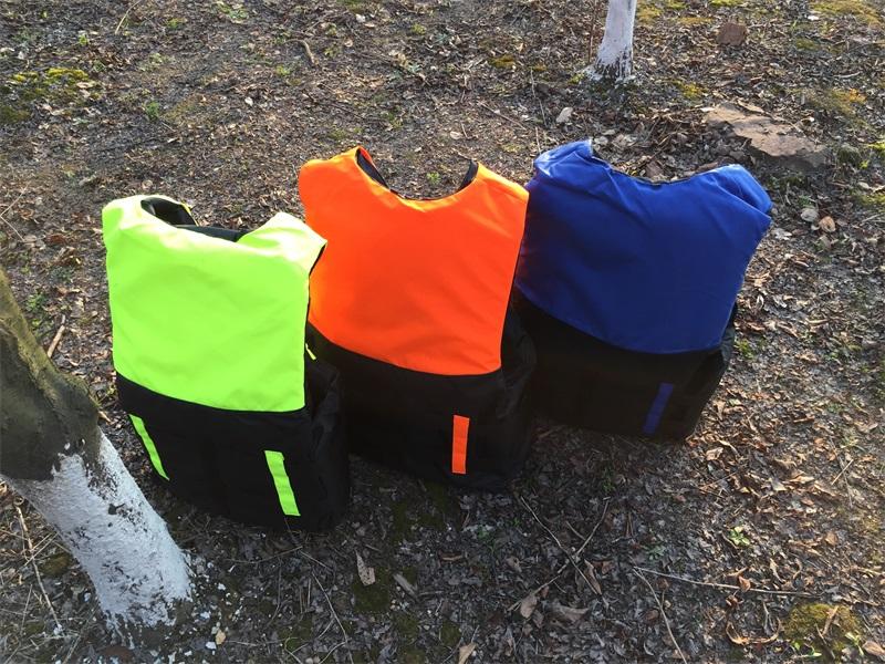 Gilet de sauvetage pour homme, gilet de prévention avec sifflet, tailles S à XXL
- Men's life jacket, safety vest with whistle, sizes S to XXL