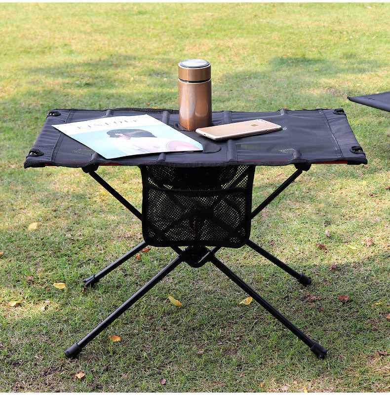 Table pliante ultra légère pour le camping en plein air et toutes les activités de plein air. Trous pour tasses, sac pour téléphone portable
-Ultra Light Folding Table Outdoor Camping and all Outdoor Activities. Cup Hole, Mobile Phone Bag