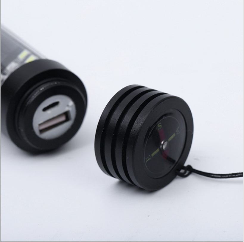 Lampe de poche LED à charge solaire et USB, multifonctionnelle, marteau d’urgence, lampe torche,  aimant, lumière d'urgence.                                  - Solar and USB Charging LED Flashlight Multifunctional Safety Hammer,Magnet Emergency Light